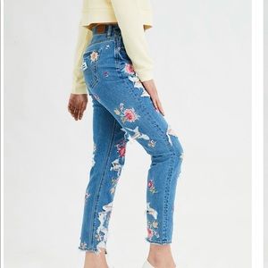 american eagle floral embroidered jeans